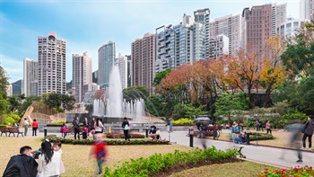 The Hong Kong Zoological and Botanical Gardens (HKZBG), as the oldest park in the territory, was fully completed and opened to the public in 1871, as per the Leisure and Cultural Services Department (LCSD). The HKZBG is nicknamed by locals as Bing Tau Fa Yuen (literally the Head of Soldiers’ Gardens) because it was the former site of the Government House for the Governor, who served as the Commander-in-chief of Hong Kong and was thus referred to as “Bing Tau” (the head of soldiers). Used to house an assemblage of native plants for collection and research in its early years, it had been known as the Botanic Gardens. Since 1876, the HKZBG has been building its zoological collection comprising birds and mammals. During the Japanese occupation, vegetation in the Gardens was extensively damaged. Subsequent to the post-war reconstruction effort, the Gardens was officially taken over by the former Urban Council in 1953, since then the numbers of its animals and birds have been on the increase. In 1975, the Gardens was renamed as the Hong Kong Zoological and Botanical Gardens. The HKZBG has been put under the management of the LCSD since January 2000. Occupying an area of 5.6 hectares, the HKZBG is a large-scale “Urban Forest” rarely seen in Hong Kong. Not only does it carry our precious collective memories, it also bears witness to the changes over the years. Characterised by a blend of humanity with natural history, the HKZBG serves as an urban oasis in a trinity of poetic ambience, lush greenery and historic significance. The HKZBG is divided into the eastern and western parts. The two parts are connected by a pedestrian subway. The eastern part, known as the Old Garden, provides a children’s playground, aviaries, a greenhouse and the fountain terrace garden, whereas the western part, or the New Garden, is mainly home to mammals and reptiles. The HKZBG is a leisure hotspot for visitors of all ages to nurture their body and mind.